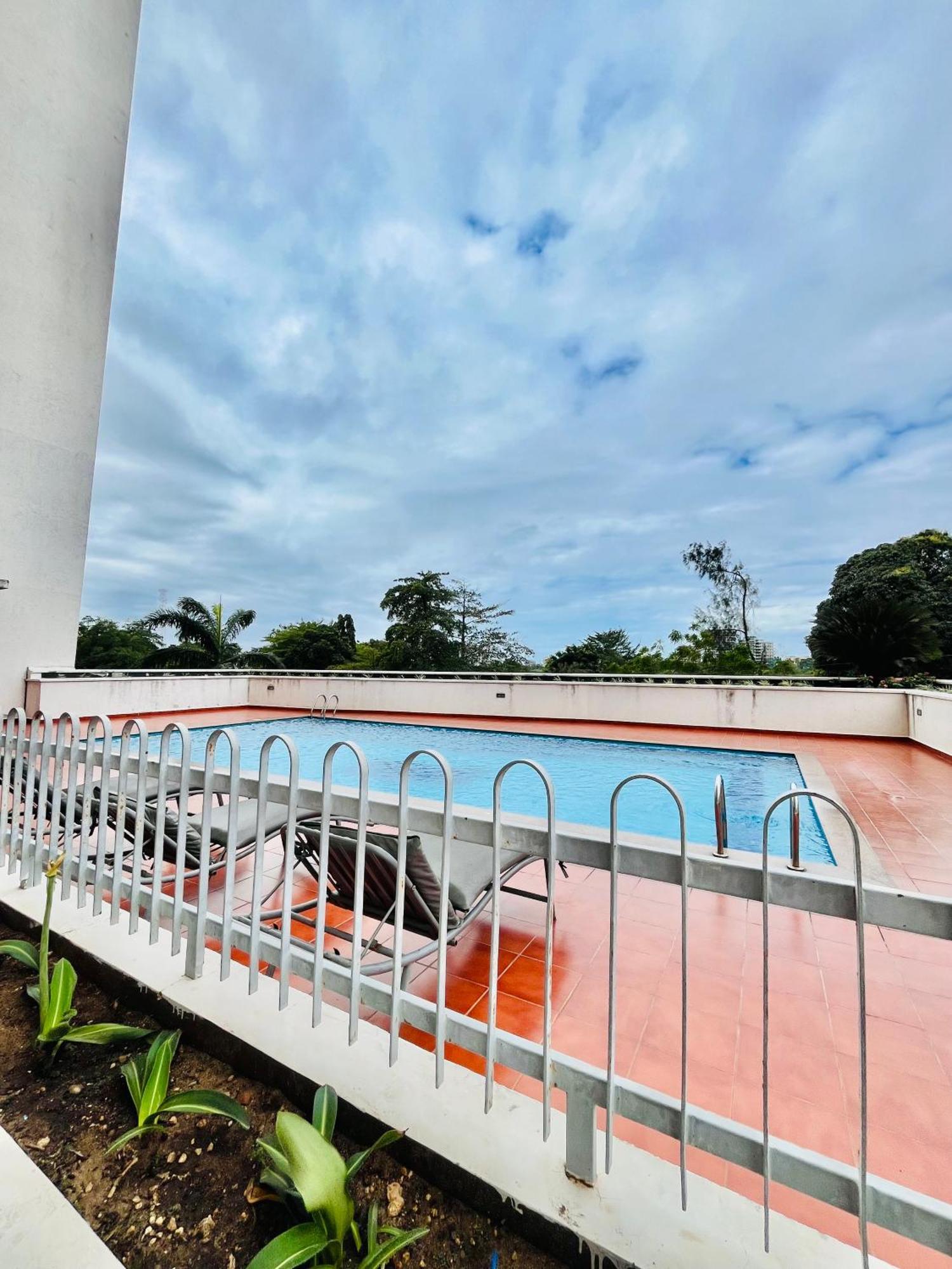 Coastalhome 75Inch Tv 5Min Drive To The City & Beach Dar es Salaam Esterno foto