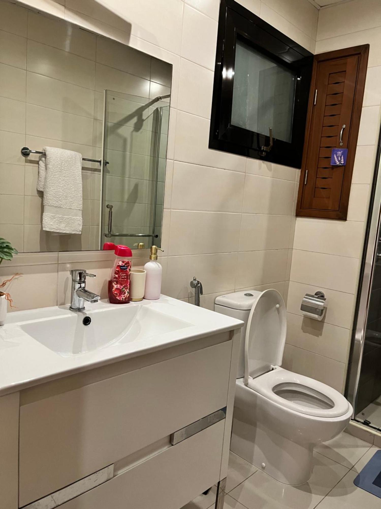 Coastalhome 75Inch Tv 5Min Drive To The City & Beach Dar es Salaam Esterno foto