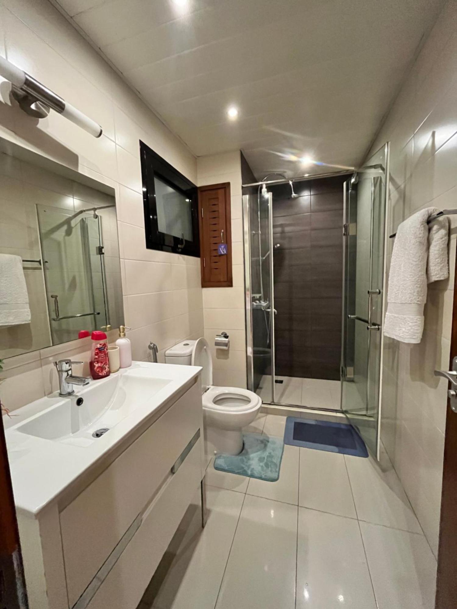 Coastalhome 75Inch Tv 5Min Drive To The City & Beach Dar es Salaam Esterno foto