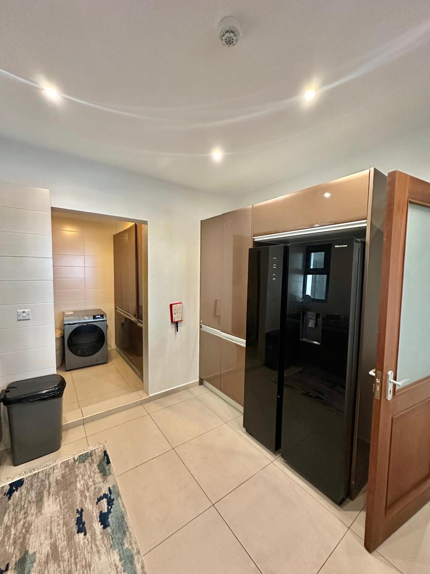Coastalhome 75Inch Tv 5Min Drive To The City & Beach Dar es Salaam Esterno foto