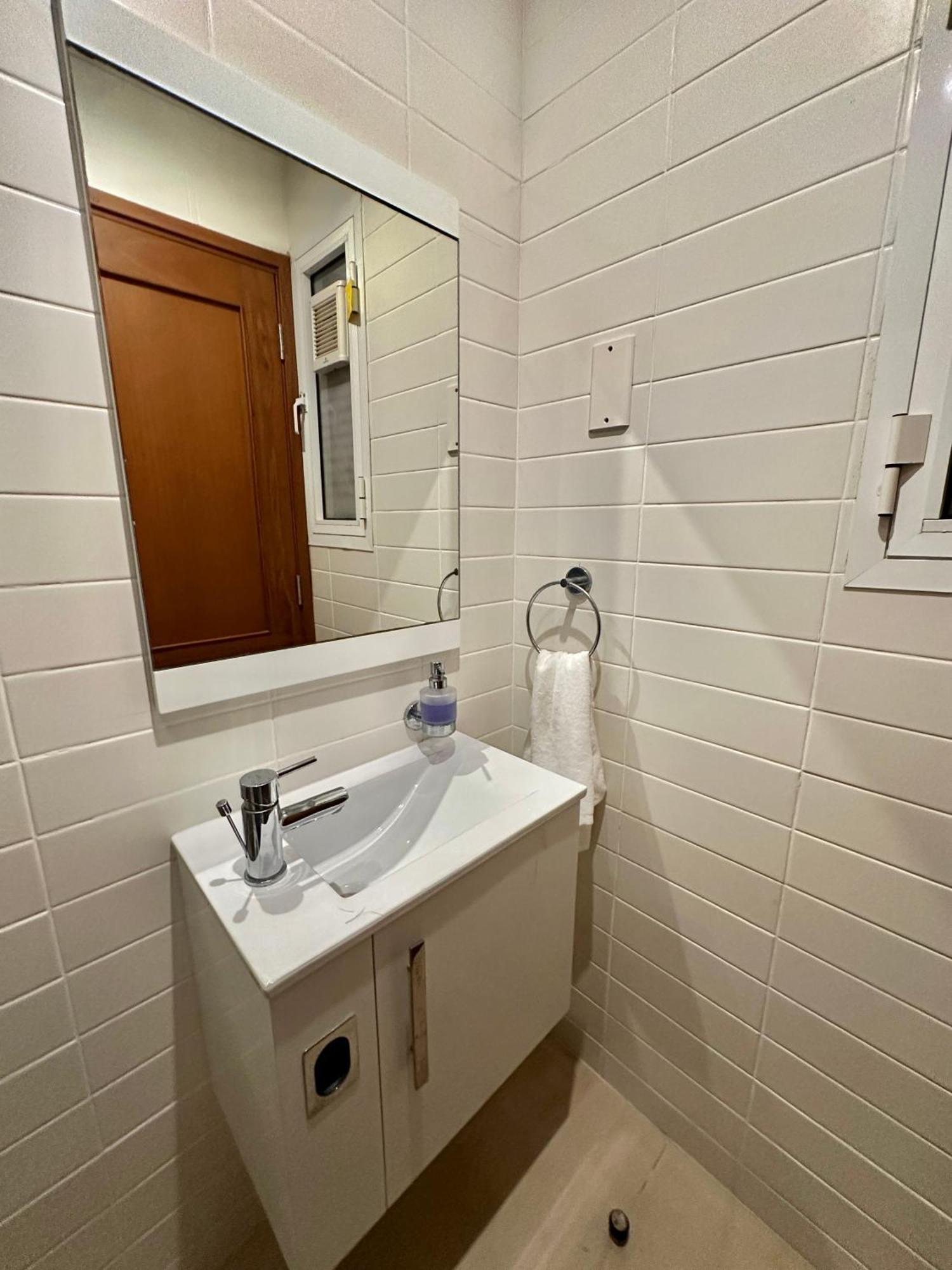 Coastalhome 75Inch Tv 5Min Drive To The City & Beach Dar es Salaam Esterno foto