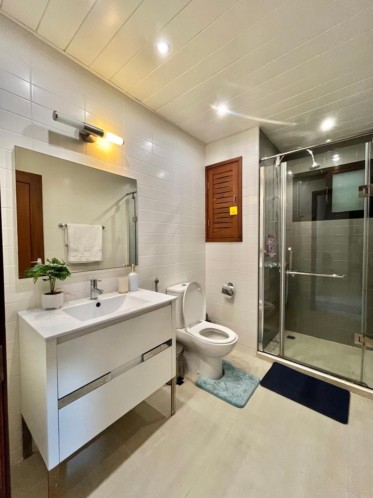 Coastalhome 75Inch Tv 5Min Drive To The City & Beach Dar es Salaam Esterno foto